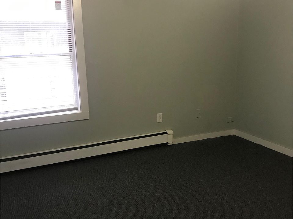 25 Spring St Auburn ME Zillow