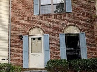 221 Hampshire Ct, Piscataway, NJ 08854