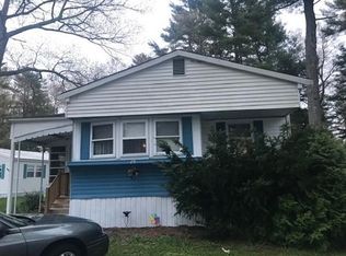 25 Sycamore Dr, Halifax, MA 02338