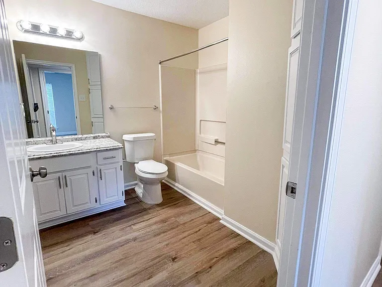 2750 W Pershing Blvd #203 — Photo 10