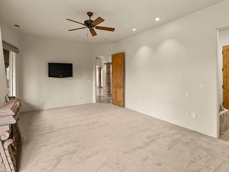 227 Les Springs Dr — Photo 39