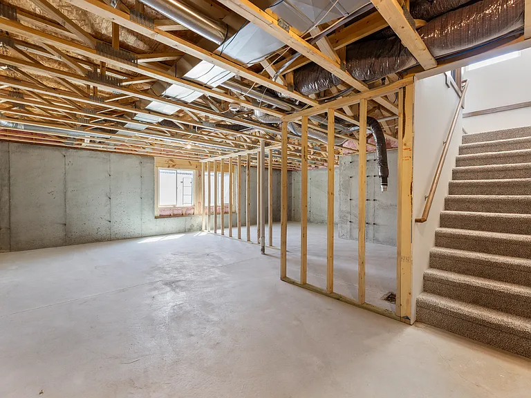 726 E Elmwood St — Photo 30