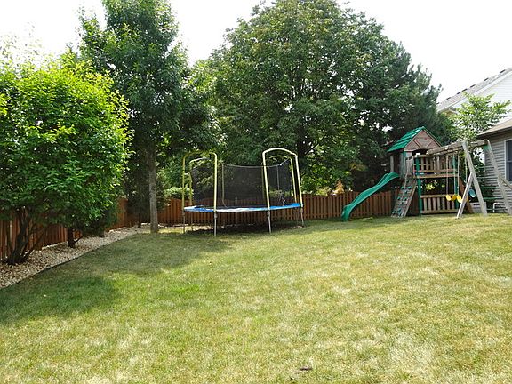 4th image of 1814 Brighton Ln