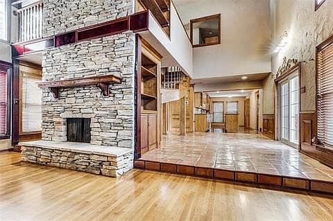 2nd image of 2701 Lakewood Ln