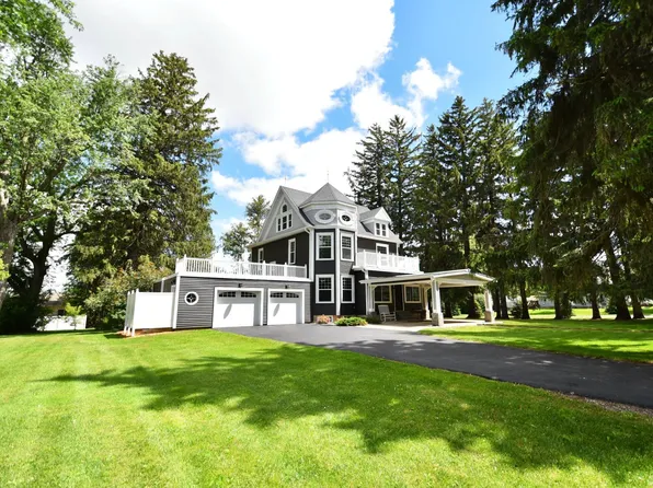 1100 W 4th St, Zumbrota, MN 55992
