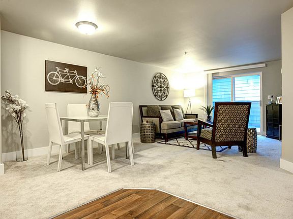 4th image of 11038 Lake City Way NE APT 204