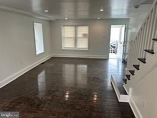 2nd image of 264 W Maple St