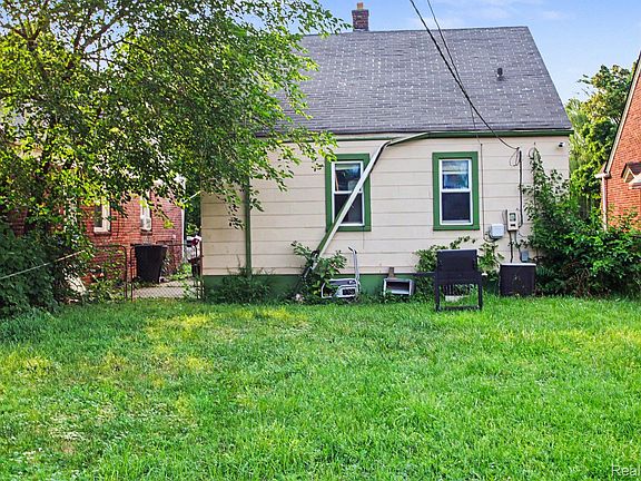 2nd image of 3145 S Liddesdale St