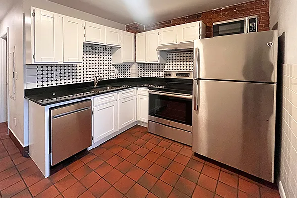 162 Broadway #162-2 — Photo 8