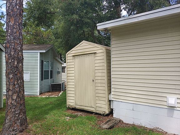 2nd image of 121 Woods N Water Dr