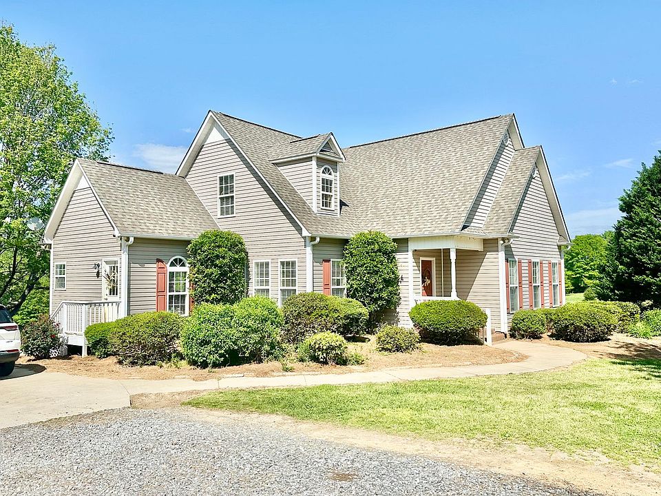 2nd image of 2366 Tuckaway Rd
