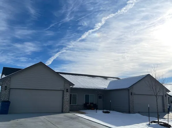5212-5214 Honeylocust Cir, Wichita, KS 67226