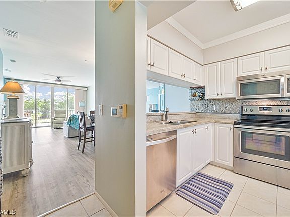 5th image of 14901 Park Lake Dr APT 204