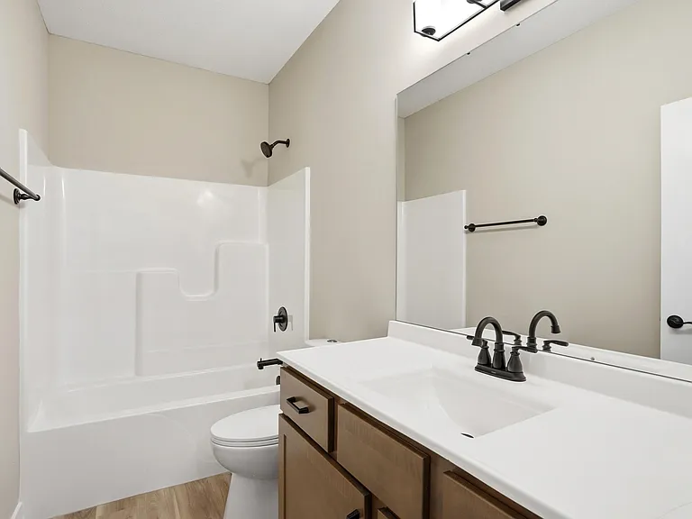 1048 Stonehaven Dr — Photo 20
