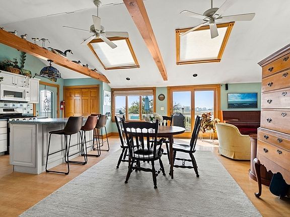 3rd image of 23 Harbor St