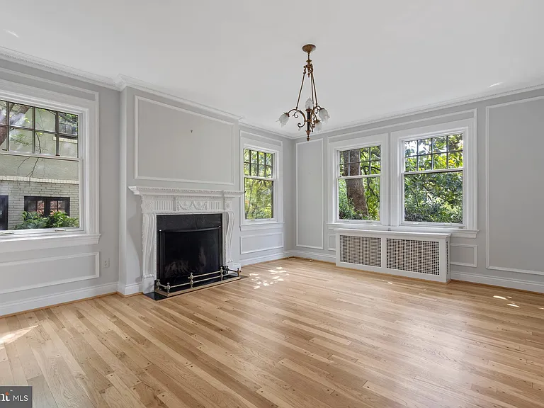 3313 Cleveland Ave NW — Photo 20