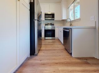 950 Lighthouse Ave APT D, Pacific Grove, CA 93950