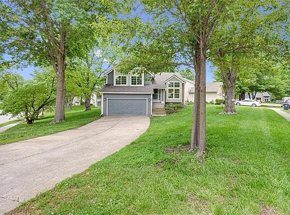 2nd image of 501 NW 41st Street Terrace Ct