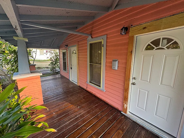 10 Olive St — Photo 2