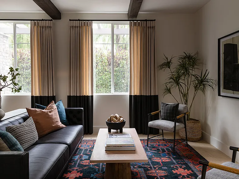 Atrio Burbank Apartments — Photo 7
