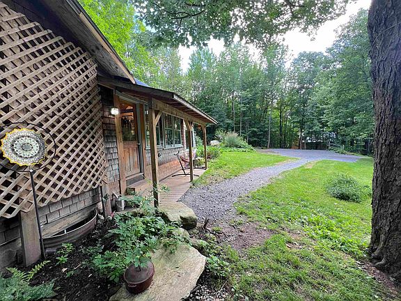 5th image of 854 & 856 West Woodbury Road