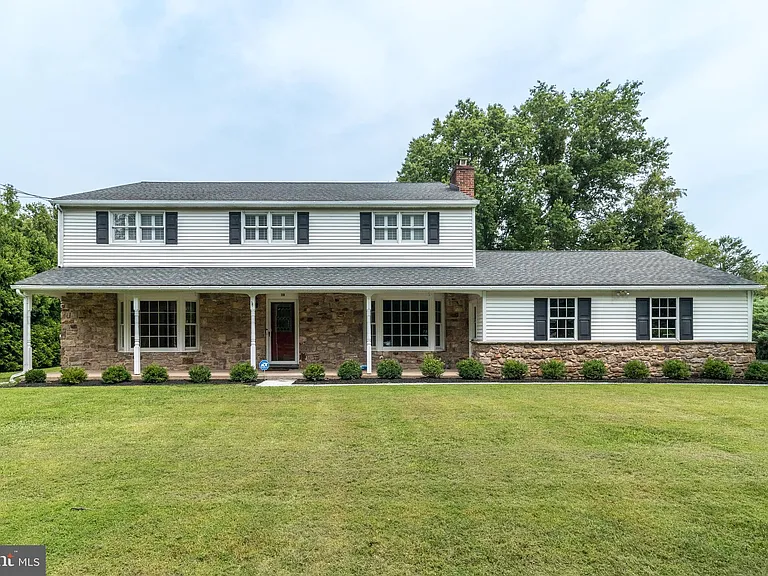38 Chestnut Valley Dr — Photo 45