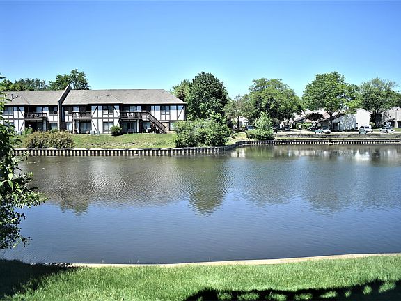 2nd image of 1730 N Emerald Bay