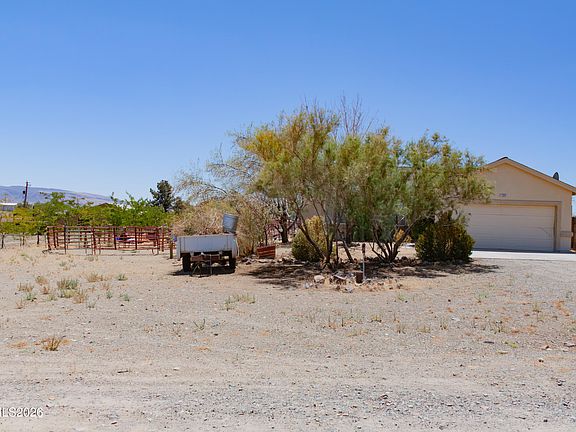 3rd image of 1385 Cooney Dr