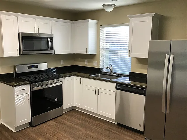 1703 Oak Valley Dr — Photo 4