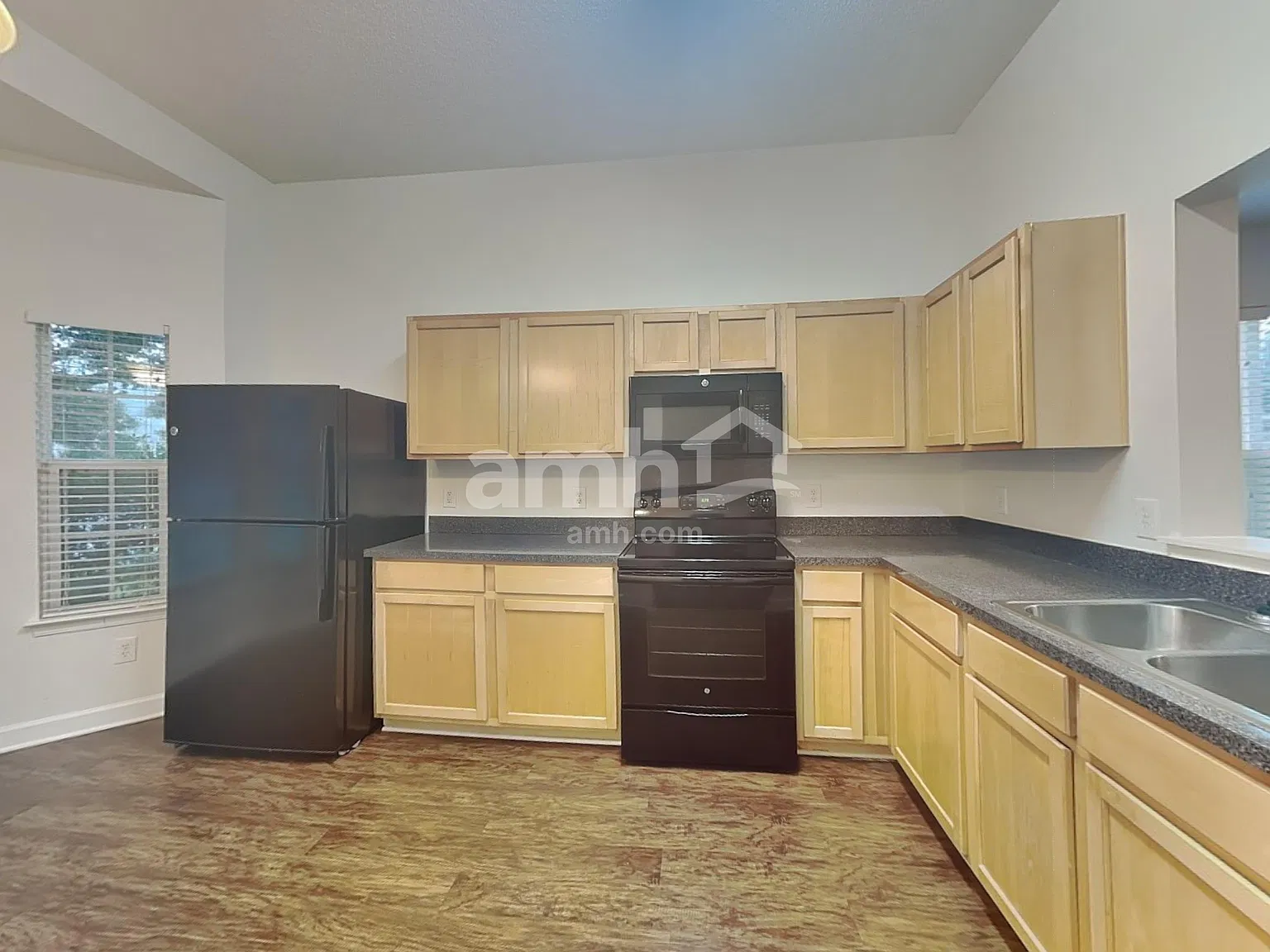 3 bed, 2.5 bath, 1732 sqft, $2,160 — Photo 4