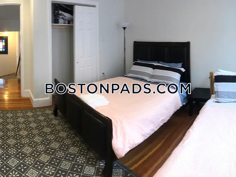 29 Brackett St #2 — Photo 2