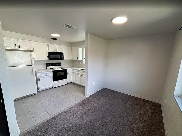 29 Coulter St #1B — Photo 7