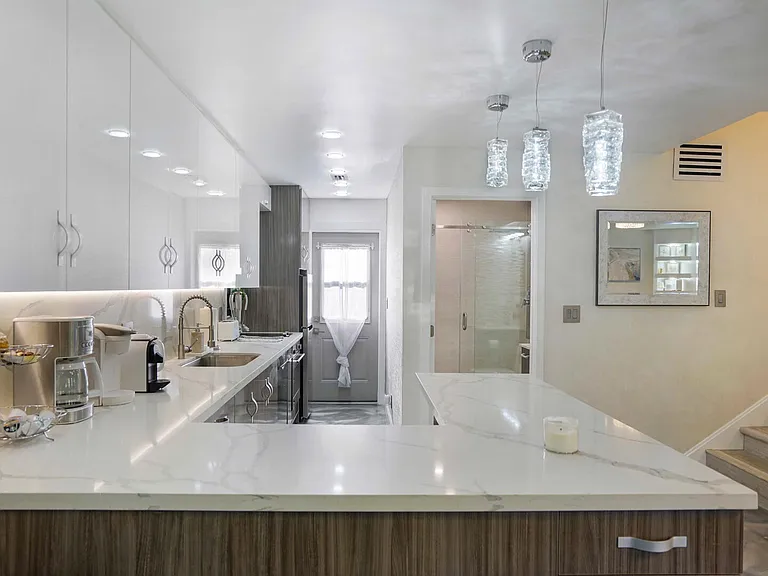 2249 Lazy Ln — Photo 8