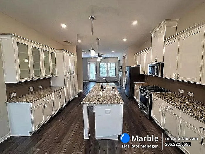 2565 Morehead St — Photo 6