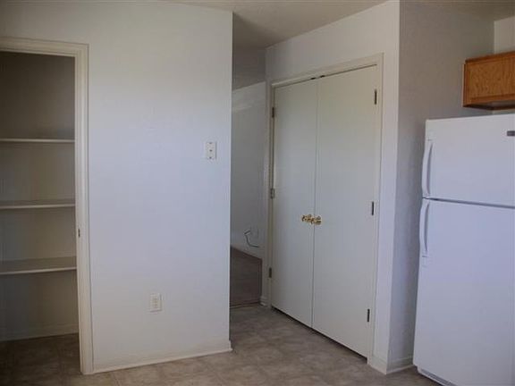 2nd image of 313 E Avenue A #A