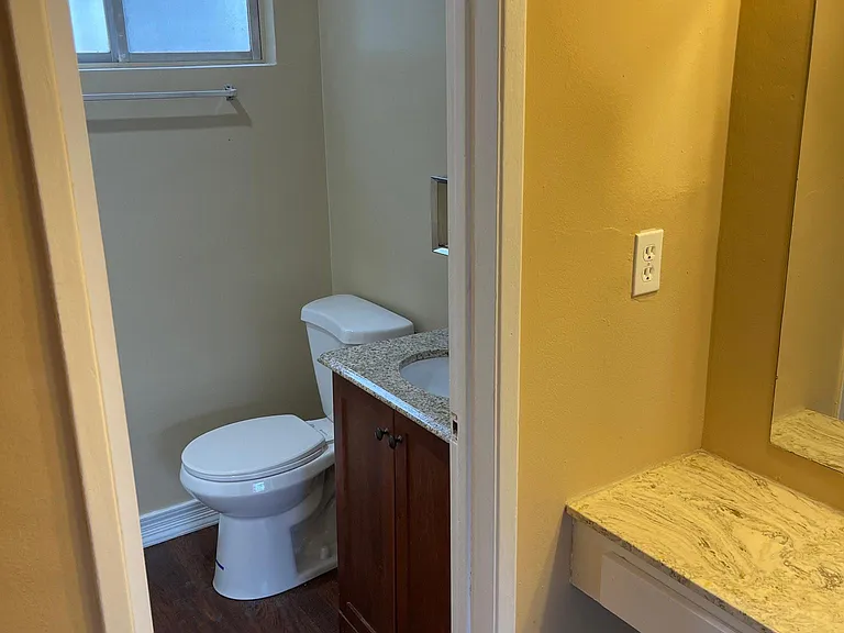 1941 Wilcox Ave #12 — Photo 6