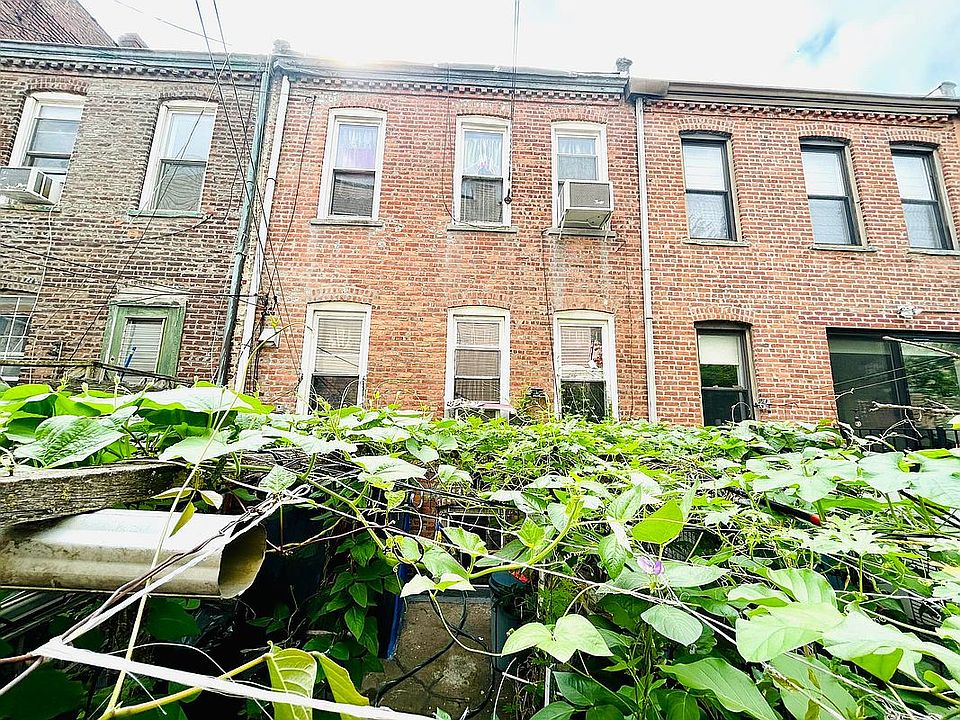 2nd image of 1015 Hart St #2FAMILY