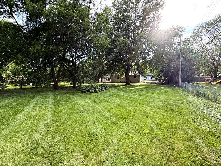 3804 S Holbrook Ave — Photo 23