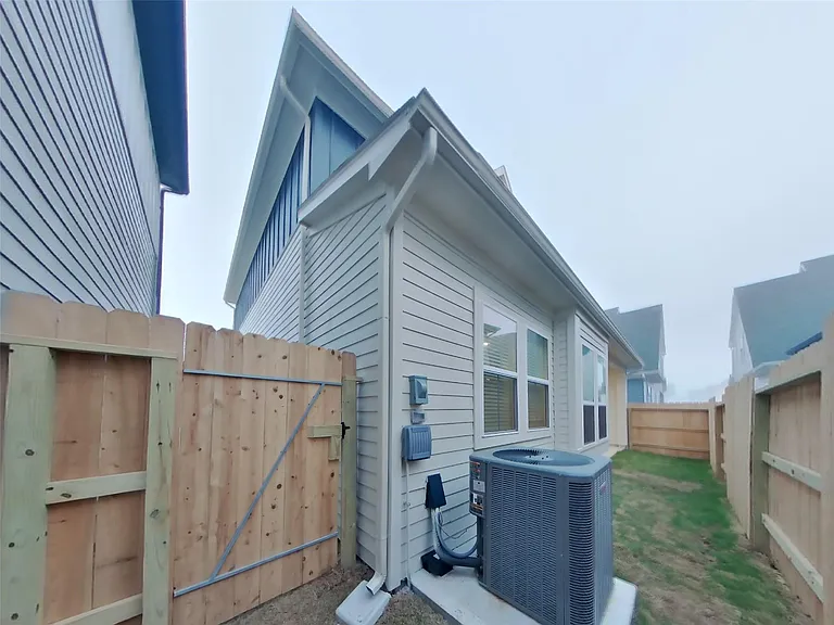 22705 Terrazzo Dr — Photo 16
