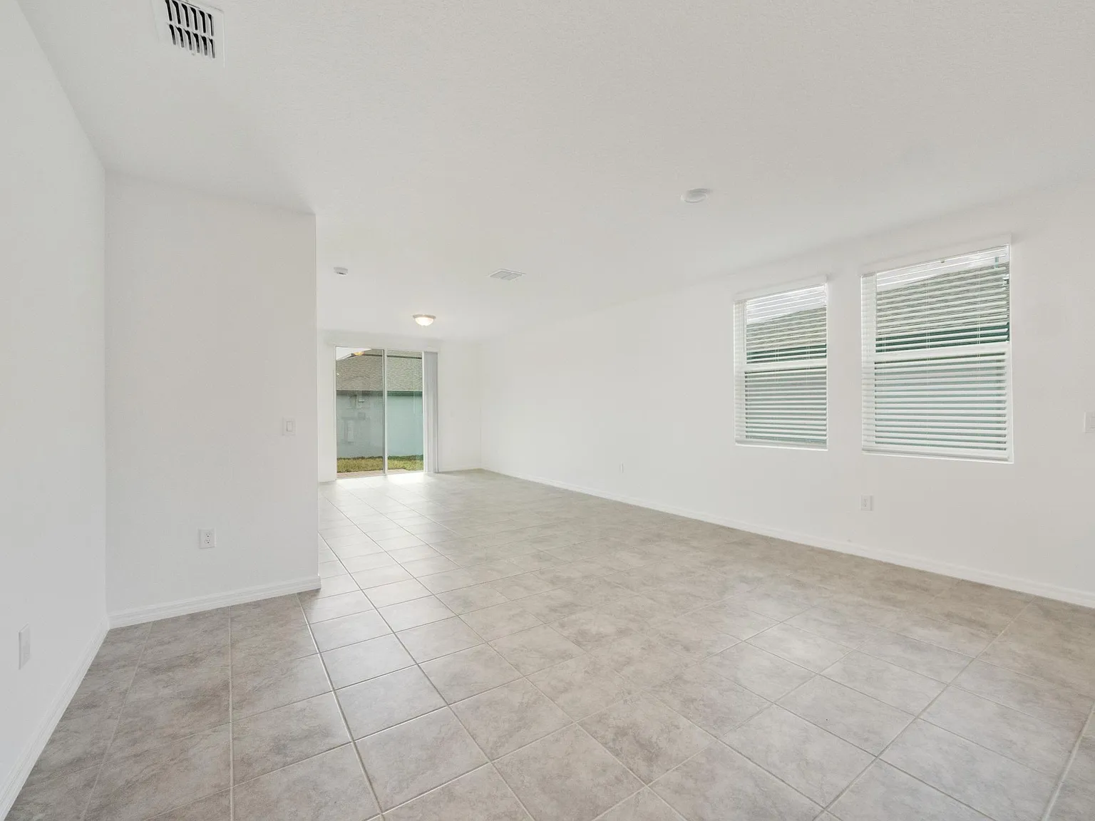 3 bed, 1695 sqft, $1,925 — Photo 4