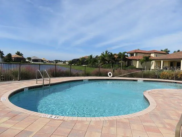 5827 Title Row Dr — Photo 38