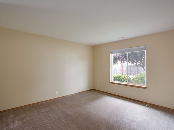 3rd image of 5720 Arcarro Ct SE