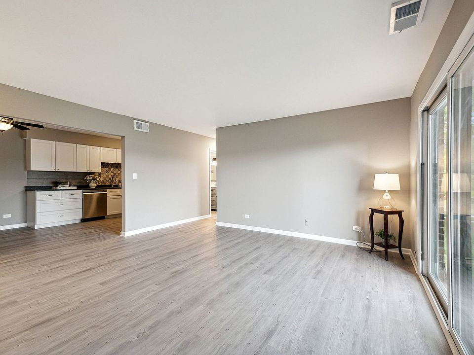 Lakewood Condominiums 608 Waterford Rd S Schaumburg IL Zillow