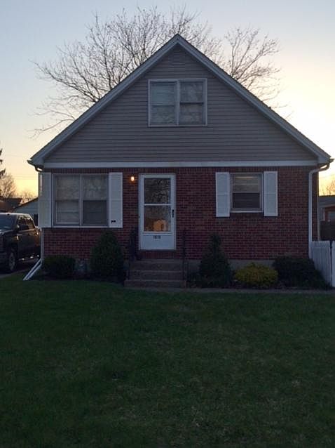 1st image of 1810 Parker Blvd