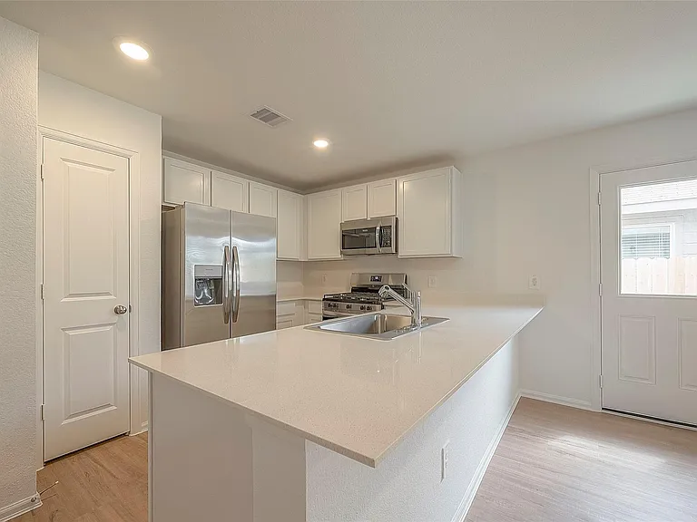 1491 Las Cuevas Dr — Photo 9