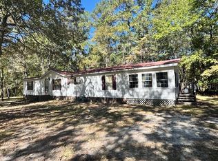 1061 Bo's Rd, Summerton, SC 29148