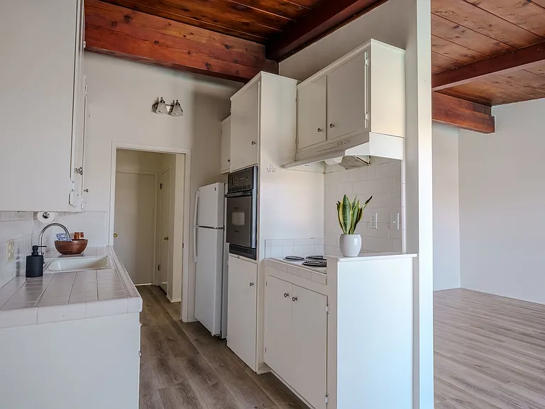4122 Deeboyar Ave — Photo 2