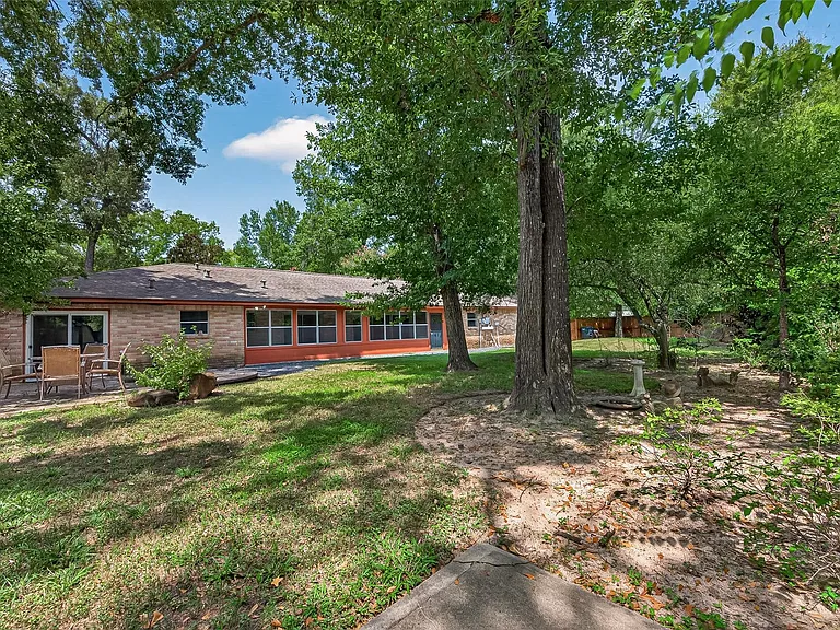 19002 Mirror Lake Dr — Photo 50