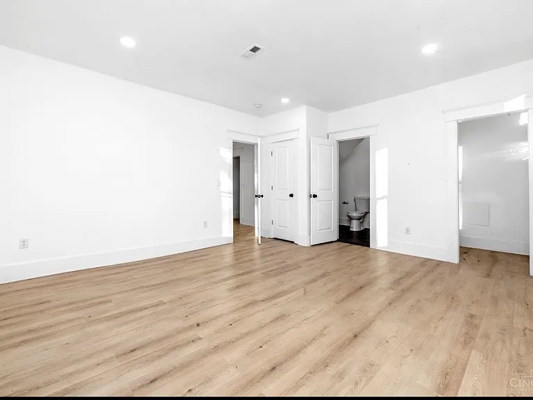 2321 W McMicken Ave — Photo 17