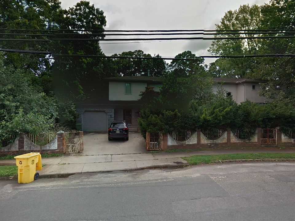 1st image of 596 E 7th St
